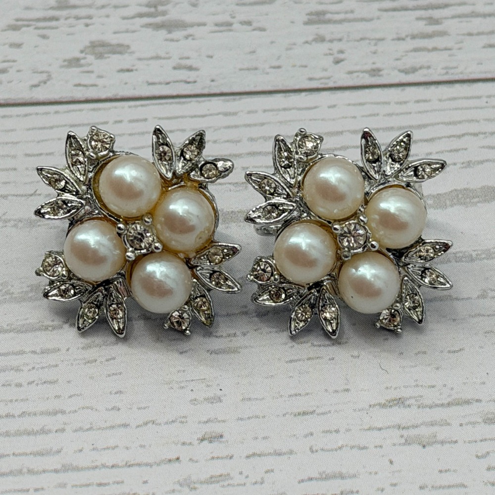 Vintage Silver Tone Faux Pearl Rhinestone Floral Cluster Clip On Earrings 0.75"